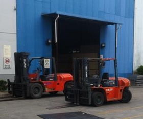 專業3至10噸叉車出租裝卸搬運服務，涵蓋掏箱設備移位等